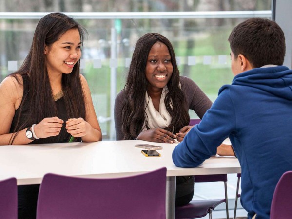students in the canteen students in the canteen