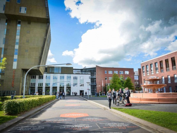 Hanze University of Applied Sciences Hanze University of Applied Sciences