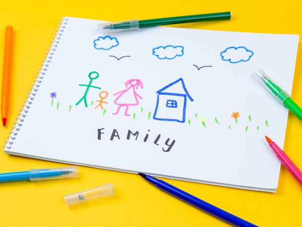 childs drawing of a family childs drawing of a family